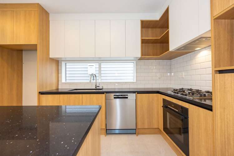 34 Hellyers Street Birkdale_1