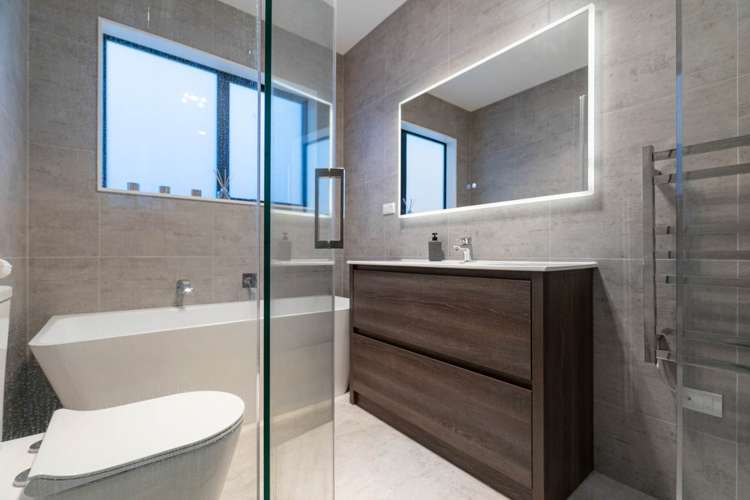 53 Argent Lane Wainui_14