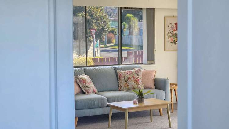 194 Clayton Road Mangakakahi_15