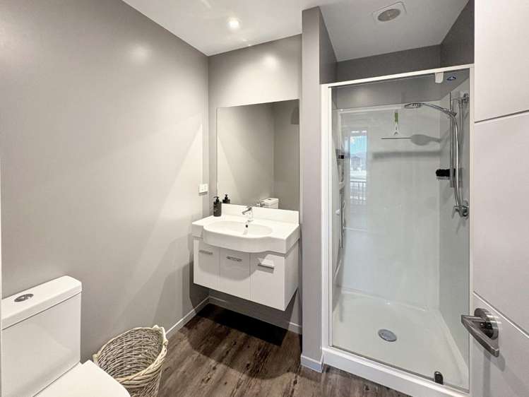 7 Farnborough Way 11103_8