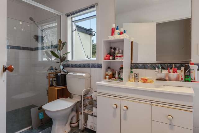 Versatile Orchard & Exceptional Lifestyle Property