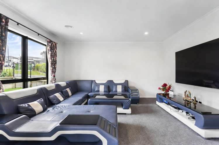 2 Opaoa Way Aotea_10