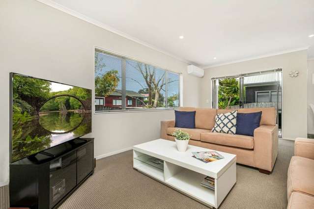 2/28 Holiday Road Stanmore Bay_4