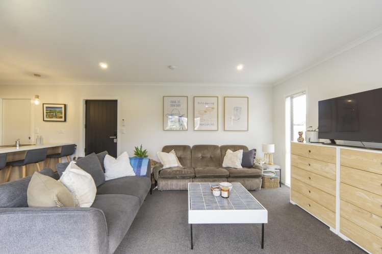 1/17 Greta Street Glenview_5