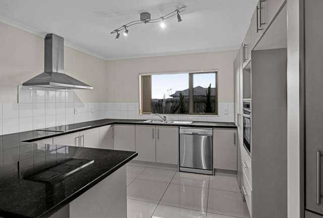 8 County Drive Hawera_3