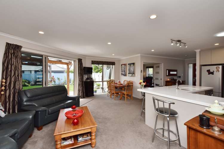 12 Saint Keverne Close Burwood_6