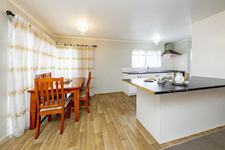 81 John Walker Drive Manurewa_6