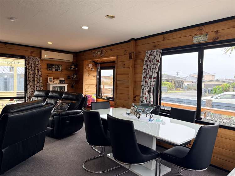 2 Jamieson Road Karoro_11