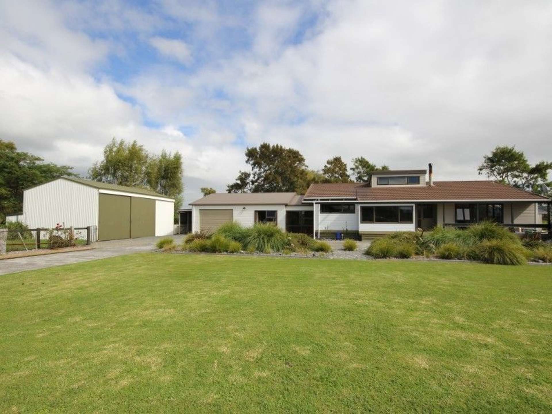 19 Front Miranda Road Waitakaruru_0