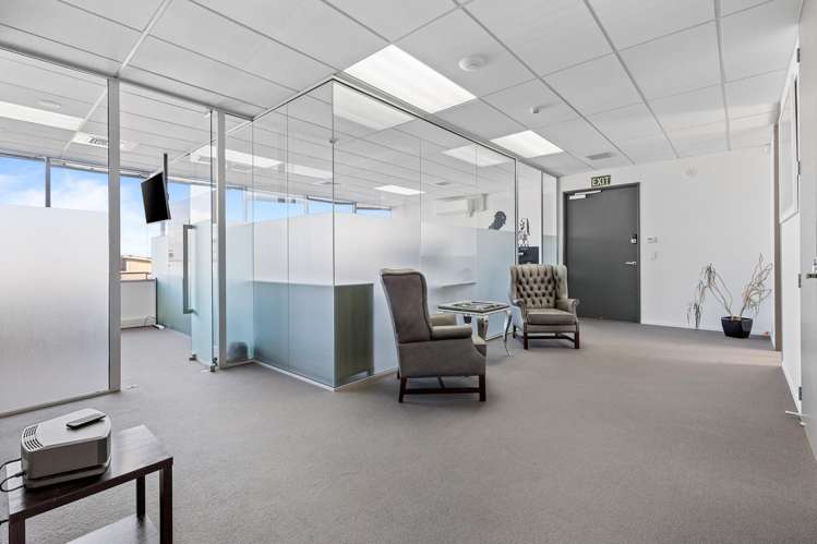 6/11 Orbit Drive Albany_3