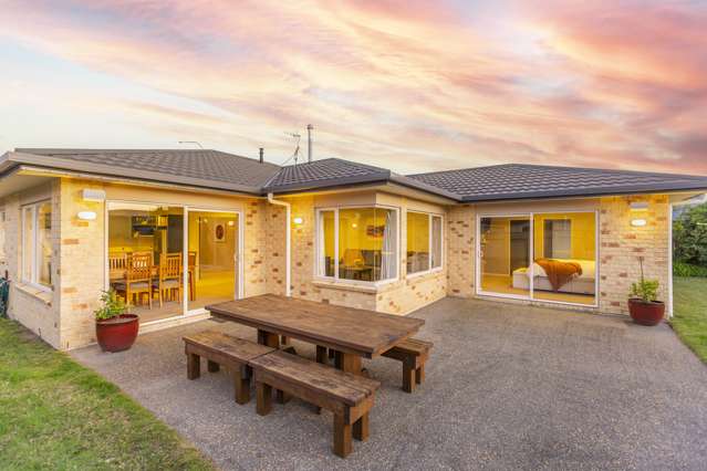 164 Guildford Drive Paraparaumu Beach_1