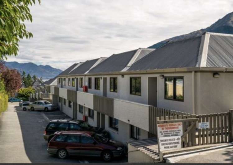 2/42 Hallenstein Street Queenstown_0