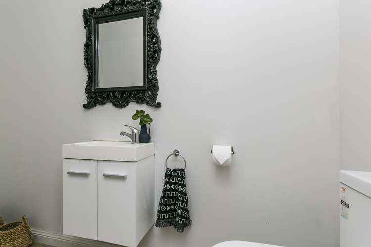 44 Stanley Street Berhampore_13