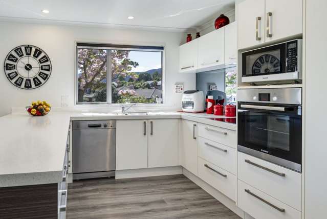 77 Washbourn Drive Richmond_3