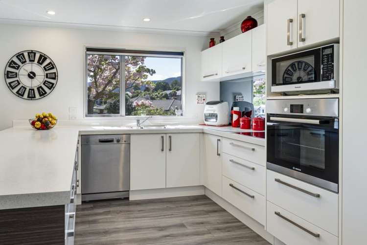 77 Washbourn Drive Richmond_3