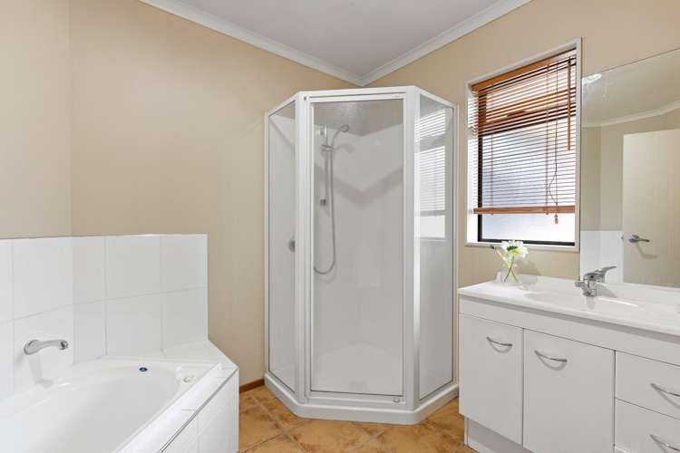 50 Nielsen Gardens Rototuna_16