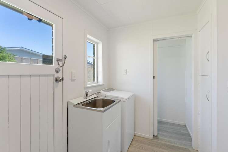 4 Colenso Place Otaki Beach_14