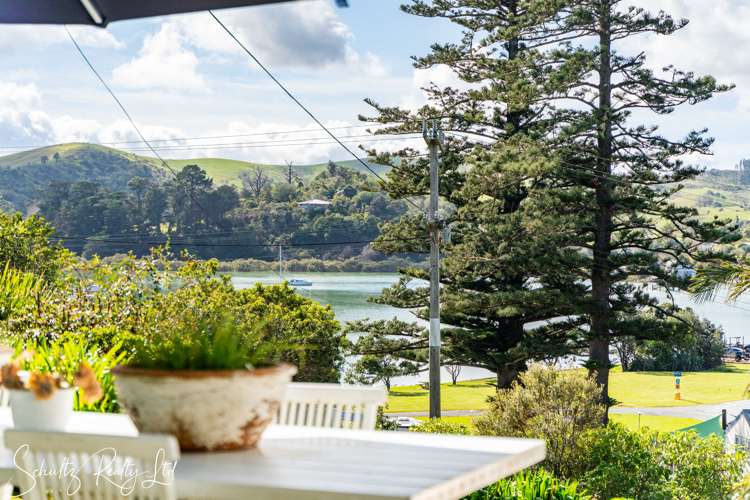 2 Cliff Street Paparoa_0