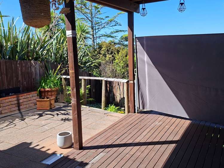 2/989 Beach Road Torbay_4