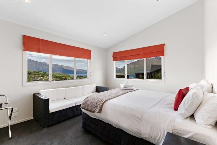 21 Olivers Place Queenstown_16