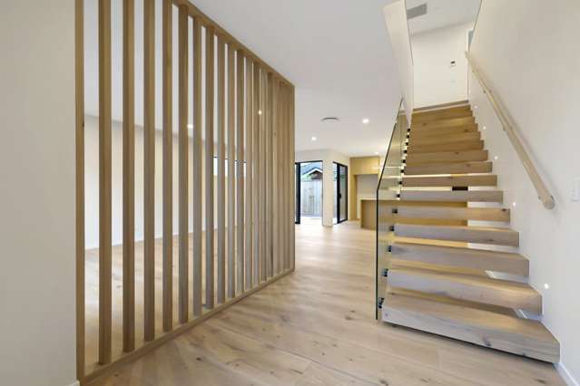 B/8 Maire Street 1378_4