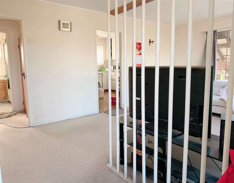 1/9 Wairata Place Te Atatu South_5