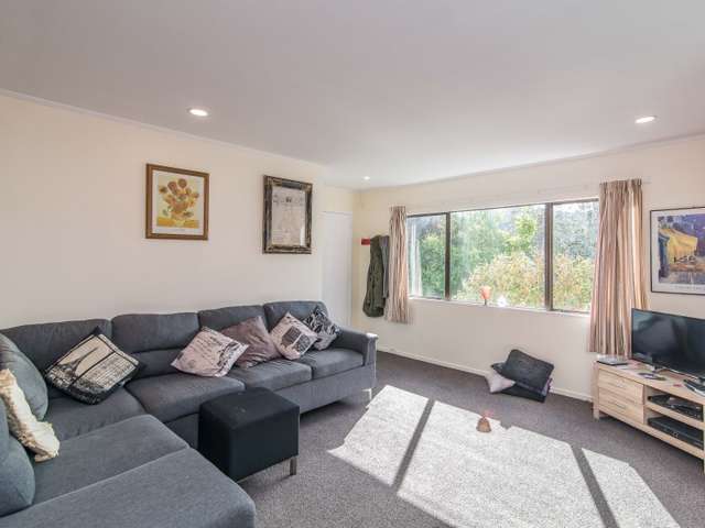 56 Woodhouse Avenue Karori_4