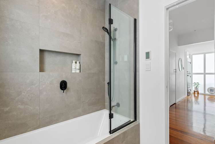 5A Lake Road Northcote_11