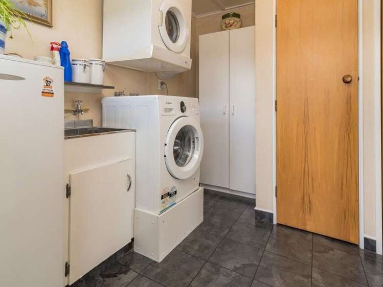 9 Aldinga Avenue Stoke_15