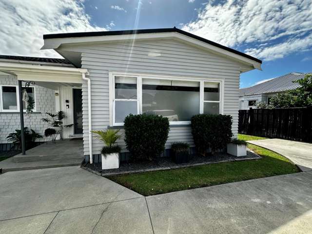 Classic Charm in a Prime Central Location