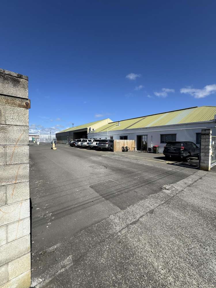 405-407 King Street North Hastings_15