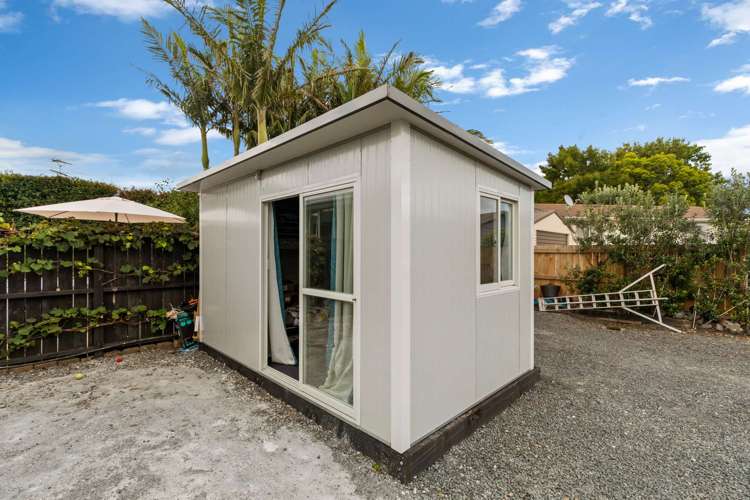 26 Parakai Avenue Parakai_18