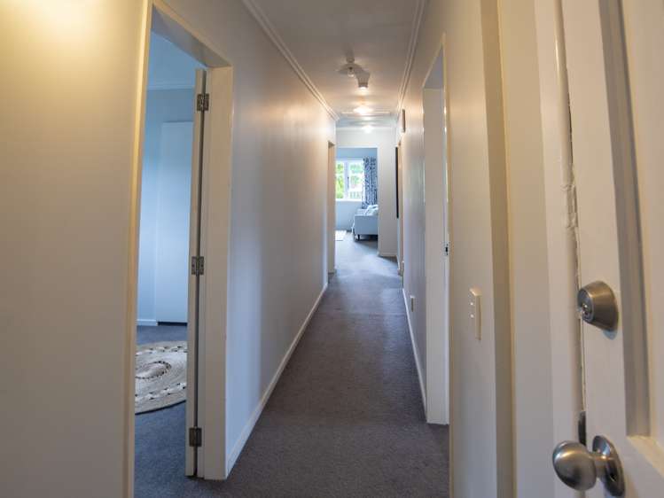 29 Burden Avenue Wainuiomata_17