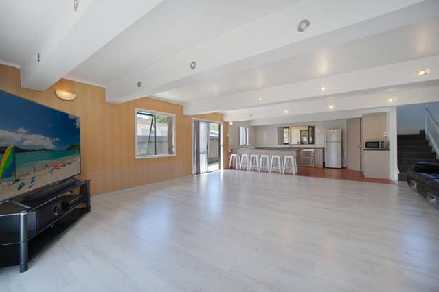 63 Israel Avenue 10666_4