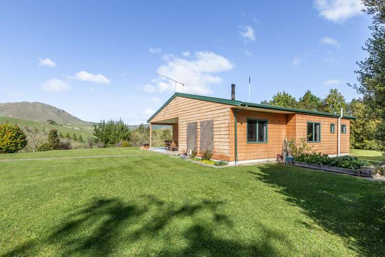 222 Mackenzie Road Kahuranaki_21