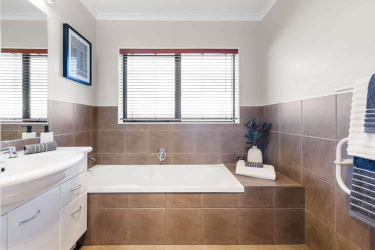 7 Heathfield Avenue Huntington_17