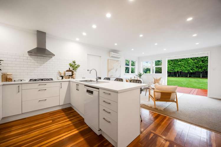 1/61 Aranui Road Mount Wellington_17