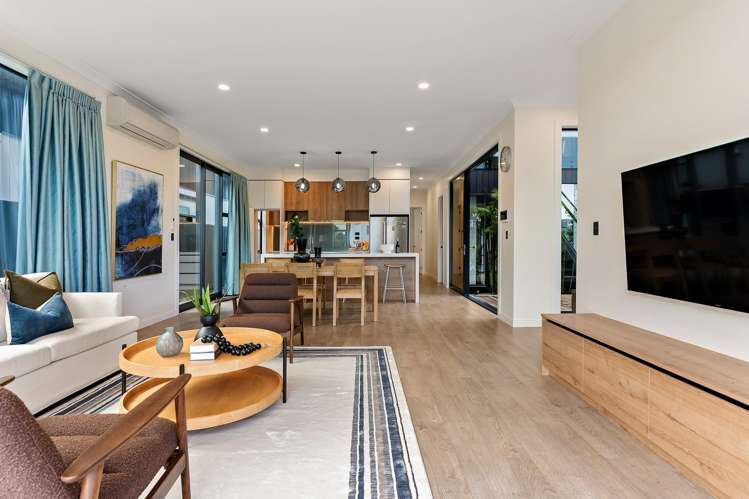 73 Joshua Carder Drive Hobsonville_18