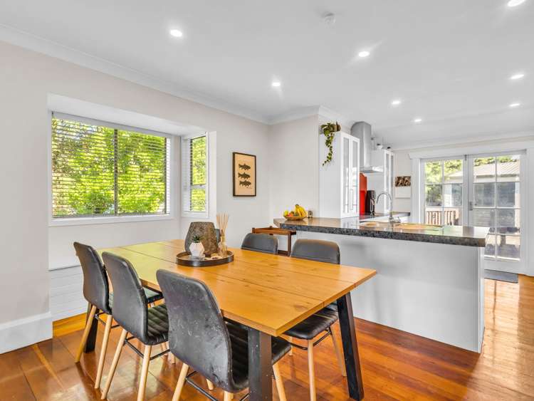 1106 Caroline Road Mayfair_11