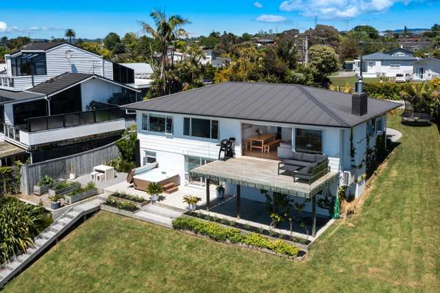 106 Tiroroa Avenue Te Atatu South_1