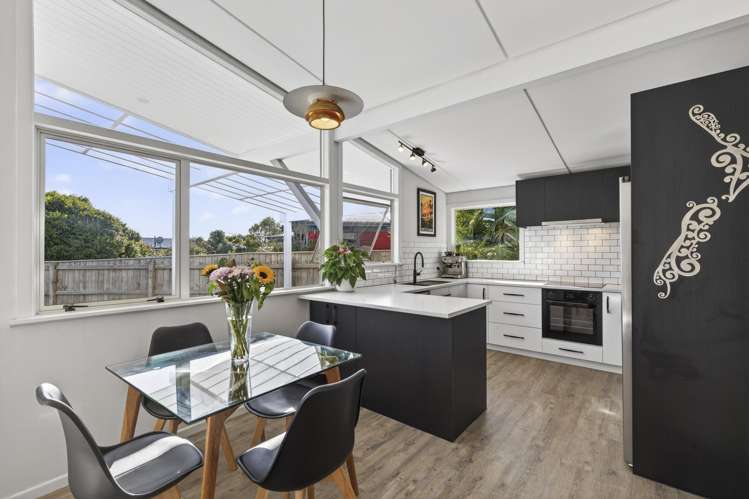 25 Waiwera Place Merrilands_3
