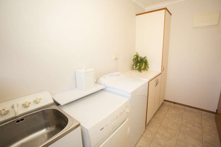 84 Pages Road Allenton_19