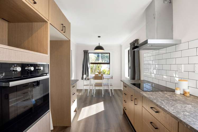 98 Bruce Avenue Glenview_8