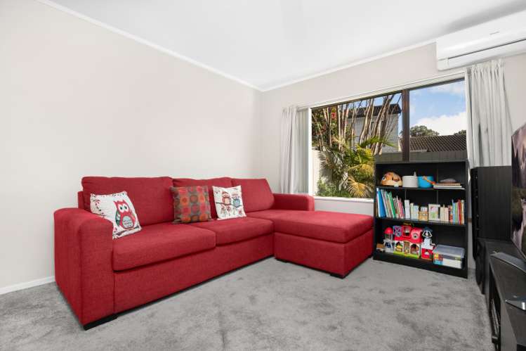 2/58 Challen Close Conifer Grove_5