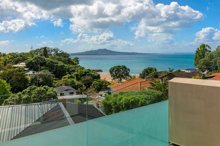 2/72 Beach Road Castor Bay_21