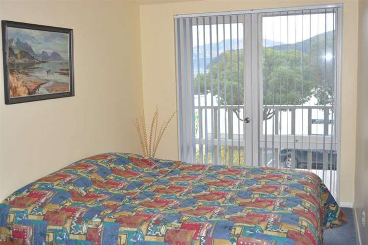 79h Beach Road Akaroa_5
