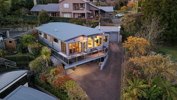 2/50 Wakeman Road Acacia Bay_22