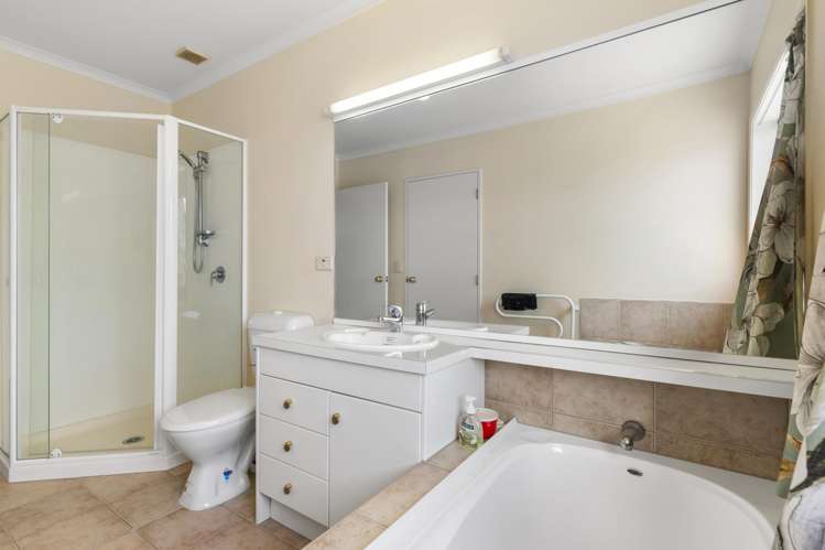 2 Erne Crescent East Tamaki_13