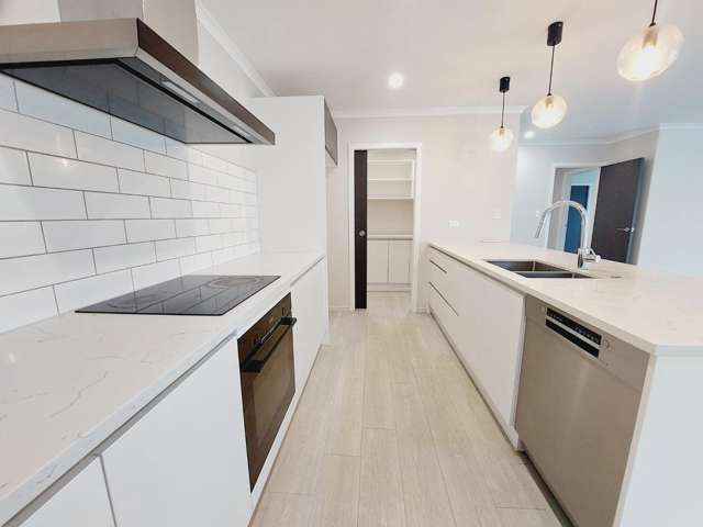 27 Leathem Crescent 1765_2