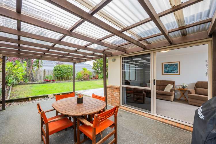 35 Rivervale Grove Stanmore Bay_14